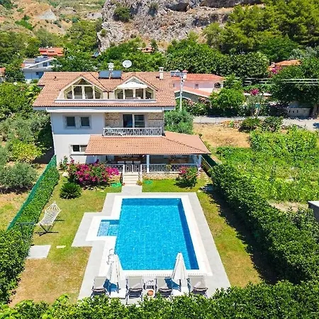 Goecek Te Muestakil Havuzlu Konforlu, Bahceli Oezel Muestakil Villa