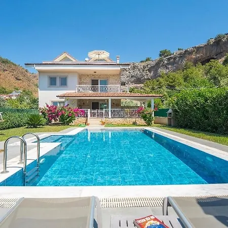 Goecek Te Muestakil Havuzlu Konforlu, Bahceli Oezel Muestakil Villa Fethiye