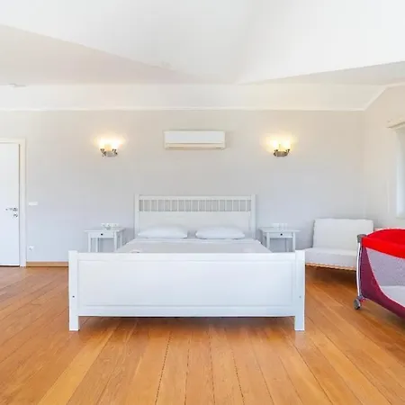 Goecek Te Muestakil Havuzlu Konforlu, Bahceli Oezel Muestakil Villa *